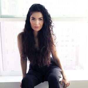 Meet your Posher, Monia